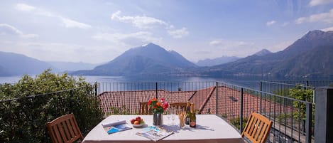 Zona de comedor al aire libre