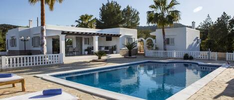 Villa Rosita. Ibiza. Ideaal voor gezinnen
