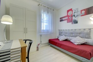 single bedroom/living