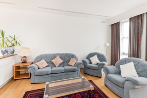 Large chairs and sofa ensure you are completely comfortable 