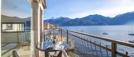 Appartement avec balcon confortable donnant sur Bellagio et Varenna