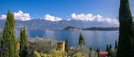 Vista sul lago