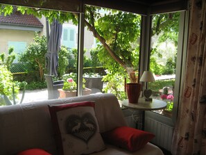 VERANDA SALON vue sur le jardin 