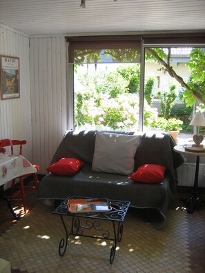 VERANDA SALON (table de salon+petite 
table rectangulaire)