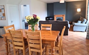 Open Plan Ground Floor in Dingle Harbour Cottages