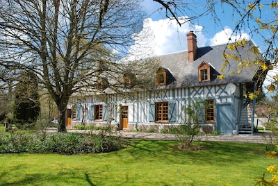 charmantes Haus aus dem 18. Jahrhundert mit Park restauriert