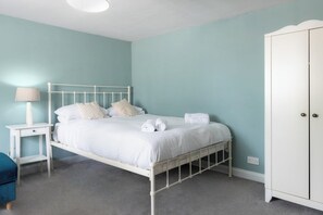 King size bed