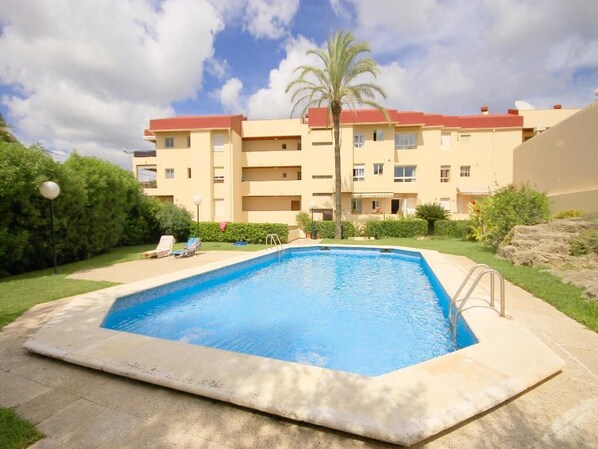 Communal swimming pool