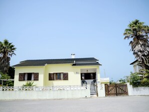Maison, Propriété, Domicile, Bâtiment, Immobilier, Architecture, Arbre, Ciel, Toit, Palmier