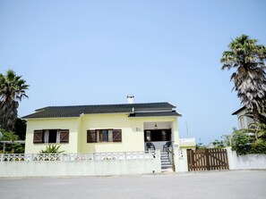 Haus, Eigentum, Zuhause, Gebäude, Grundeigentum, Die Architektur, Baum, Himmel, Dach, Palme