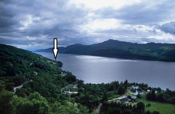 The Cottage on Loch Ness, truly amazing views, private beach (at Inverfarigaig)