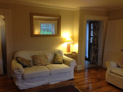 Lovely period Holiday cottage in Peak District with free wi-fi broadband