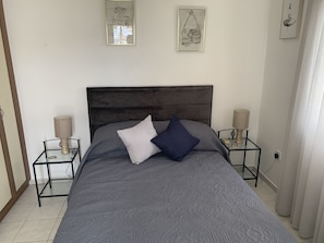 Bedroom 2 (Double) wit terrace