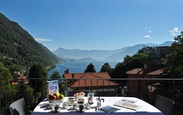 Wunderschöne Ausblick auf den See