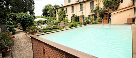 The private pool of the villa