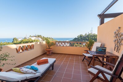 Appartement Dos Cipreses, Malaga Ost, Pool, gratis WLAN, große Terrasse zum Meer