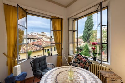EXCLUSIVE SUITE with Amazing Terrace in the heart of Florence Ponte Vecchio