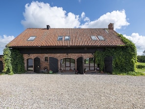 Ciel, Nuage, Plante, Bâtiment, Fenêtre, Maison, Bois, Arbre, Chalet, Zone Rurale