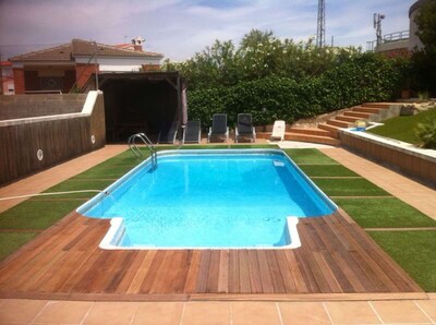 HOUSE WITH PRIVATE POOL, BARBECUE AND PRIVATE GARDEN