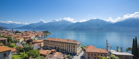 Vue fantastique sur le lac depuis la propriété