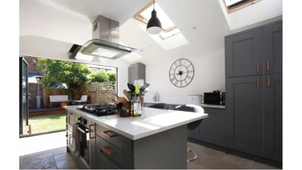 Kitchen & garden view 