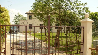 Casa delle Rose in the natural park of the PO, 20 km from Ferrara, 50 from Venice 