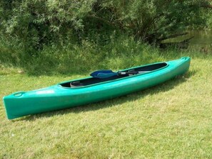 Kajak für 2 Personen mit Bootswagen und Zubehör gehört zum Haus