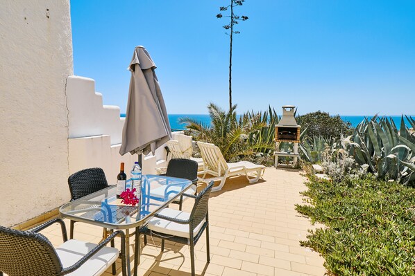 Terrasse mit Meeblick