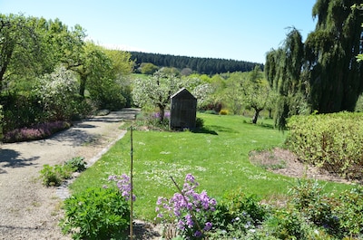 Charming holiday cottage - Views and amazing garden in middle of Morvan