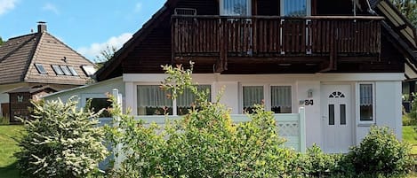 Ferienhaus mit Anbau
Unterstellmöglichkeit für Fahrräder