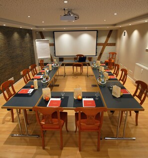 Hotel Lindauer Hof, (Lindau am Bodensee), LHS 02682-Tagungsraum Korspeicher