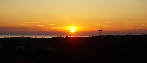 Sonnenuntergang von der Dachterrasse aus gesehen