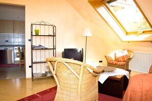 Ferienwohnung, 75qm, Balkon, 2 Schlafzimmer, max. 5 Personen-Fewo Wohnzimmer