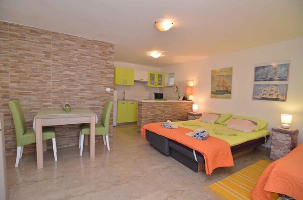 living/bedroom