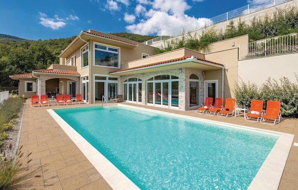 pool