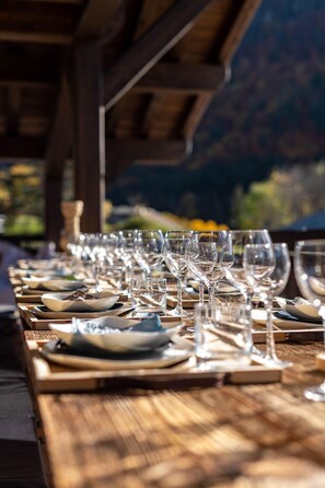 Outdoor dining