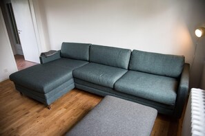 Wohnzimmer mit Schlafcouch