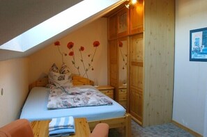 Schlafzimmer 2