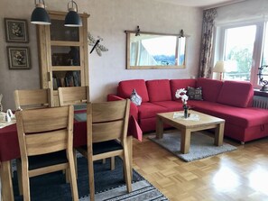 Wohnzimmer mit Schlafcouch