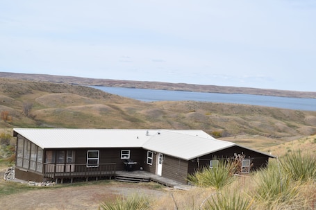 15 Bed Lodge on the Missouri River. Your group is the only occupant of Lodge.
