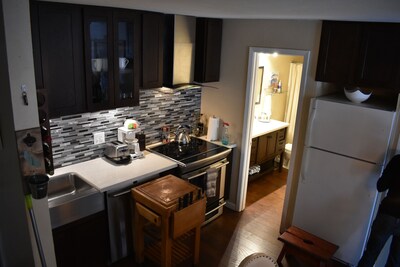 Beautiful Newly Remodeled Condo w/ Free Wifi! Shops & Mountain Close! Must See!