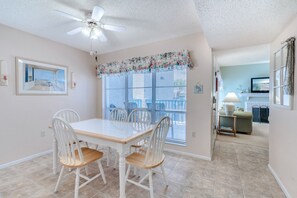 Dining Area - Seating for Six