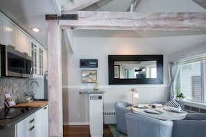 Kitchen & Main living area