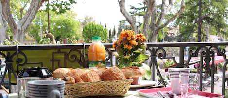 petit-déjeuner sur le balcon