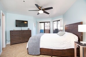 Ceiling fan & Ocean Breezes!
