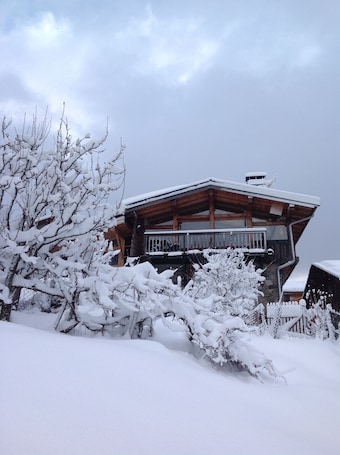 Le Chalet sous la neige