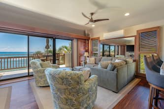 Penthouse Luxury Oceanfront, Third Floor, 2 Bedroom | 2 Bathroom with Central Air