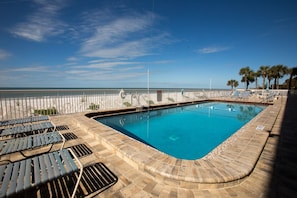 Extra large heated pool all year round, big enough for the whole family

