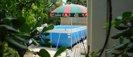 Piscine hors sol ouverte du 15 Juin au 15 Septembre