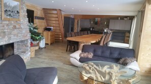 PIÈCE A VIVRE 100 M²